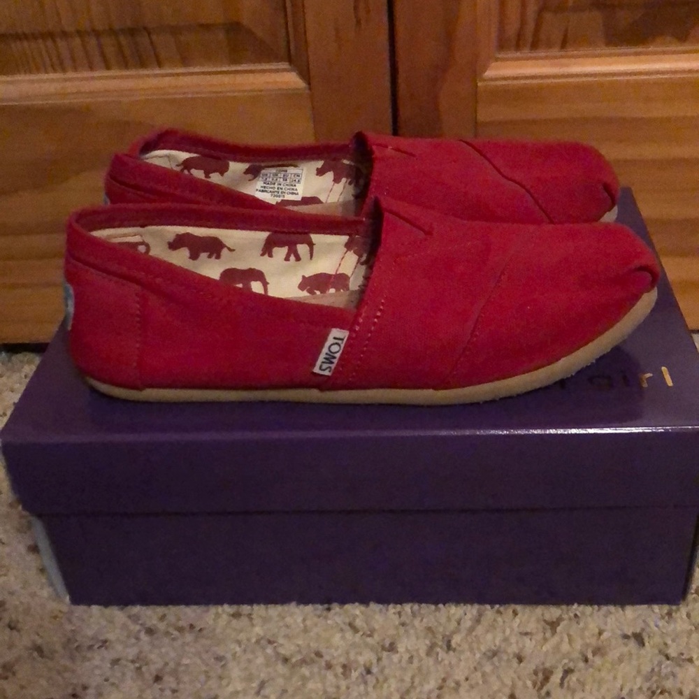 Toms size 7.5